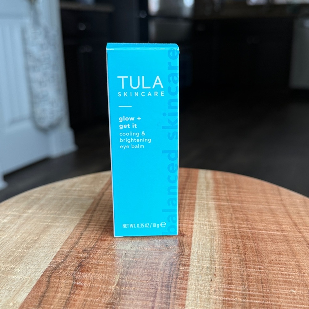 Glow + Get It
cooling & brightening eye balm